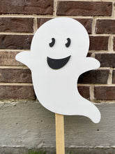 Load image into Gallery viewer, Happy Halloween Ghost Yard Art Set