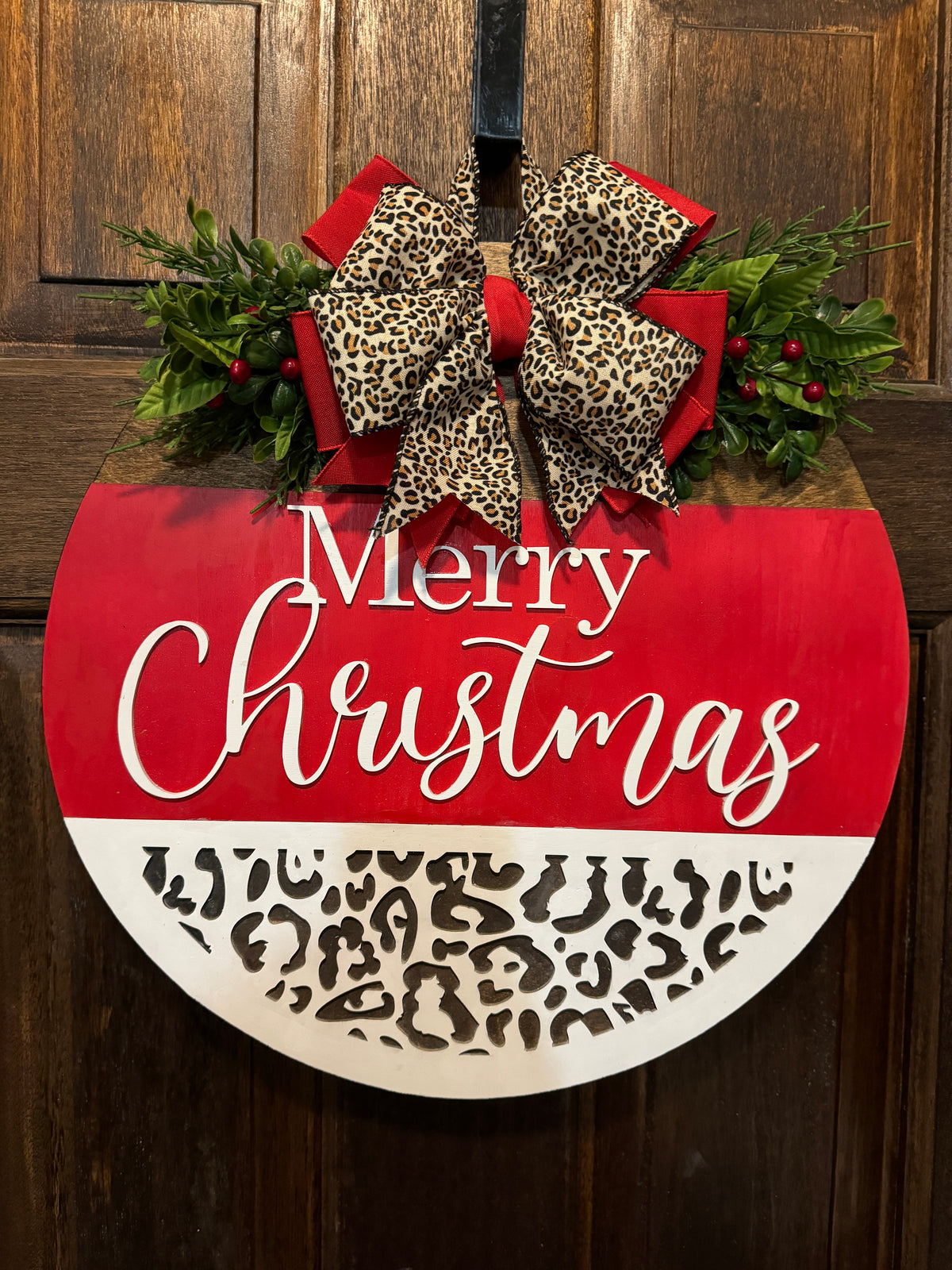 Merry Christmas Leopard Print Door Hanger – 18-Inch Round Christmas Sign