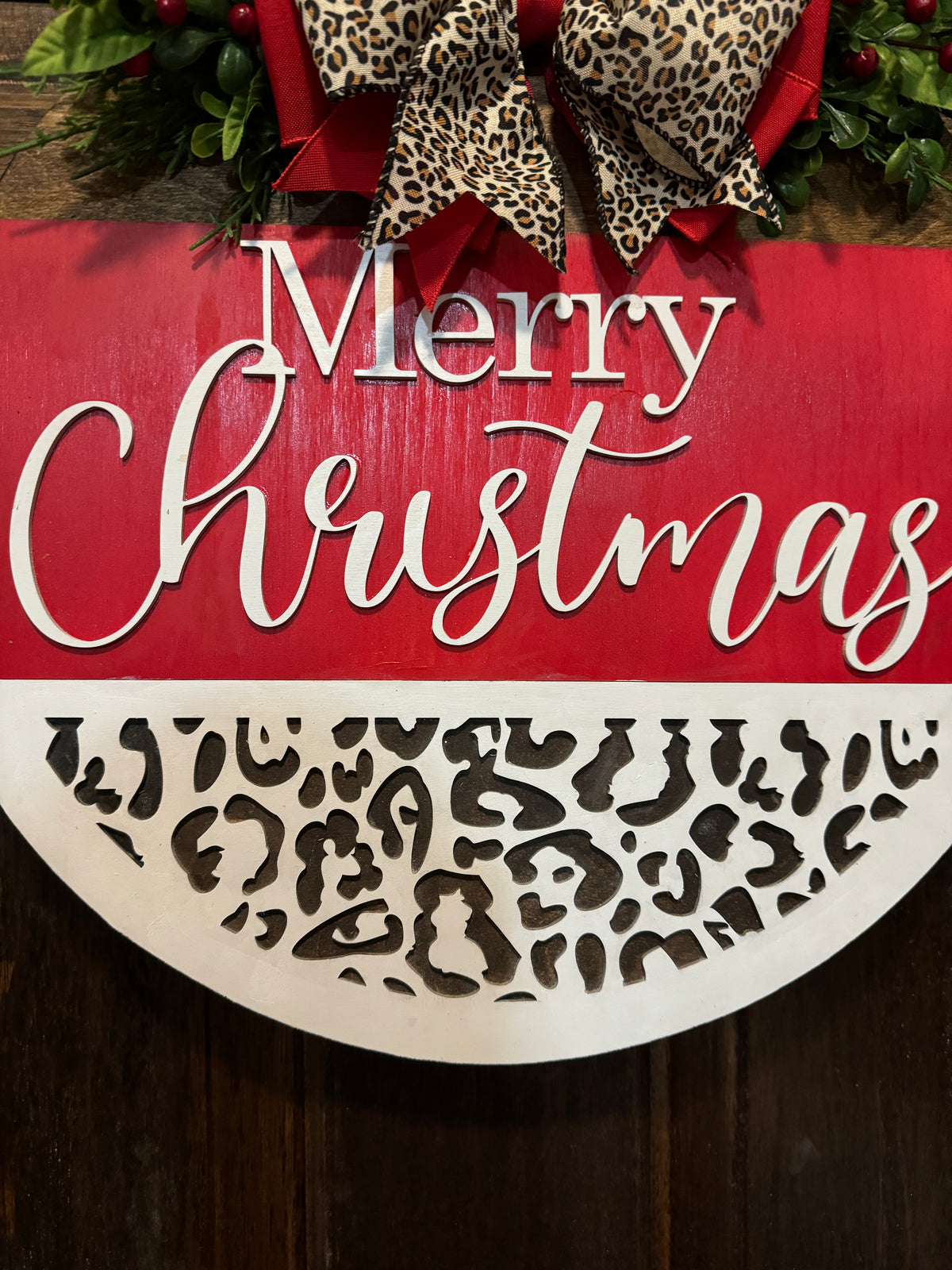 Merry Christmas Leopard Print Door Hanger – 18-Inch Round Christmas Sign