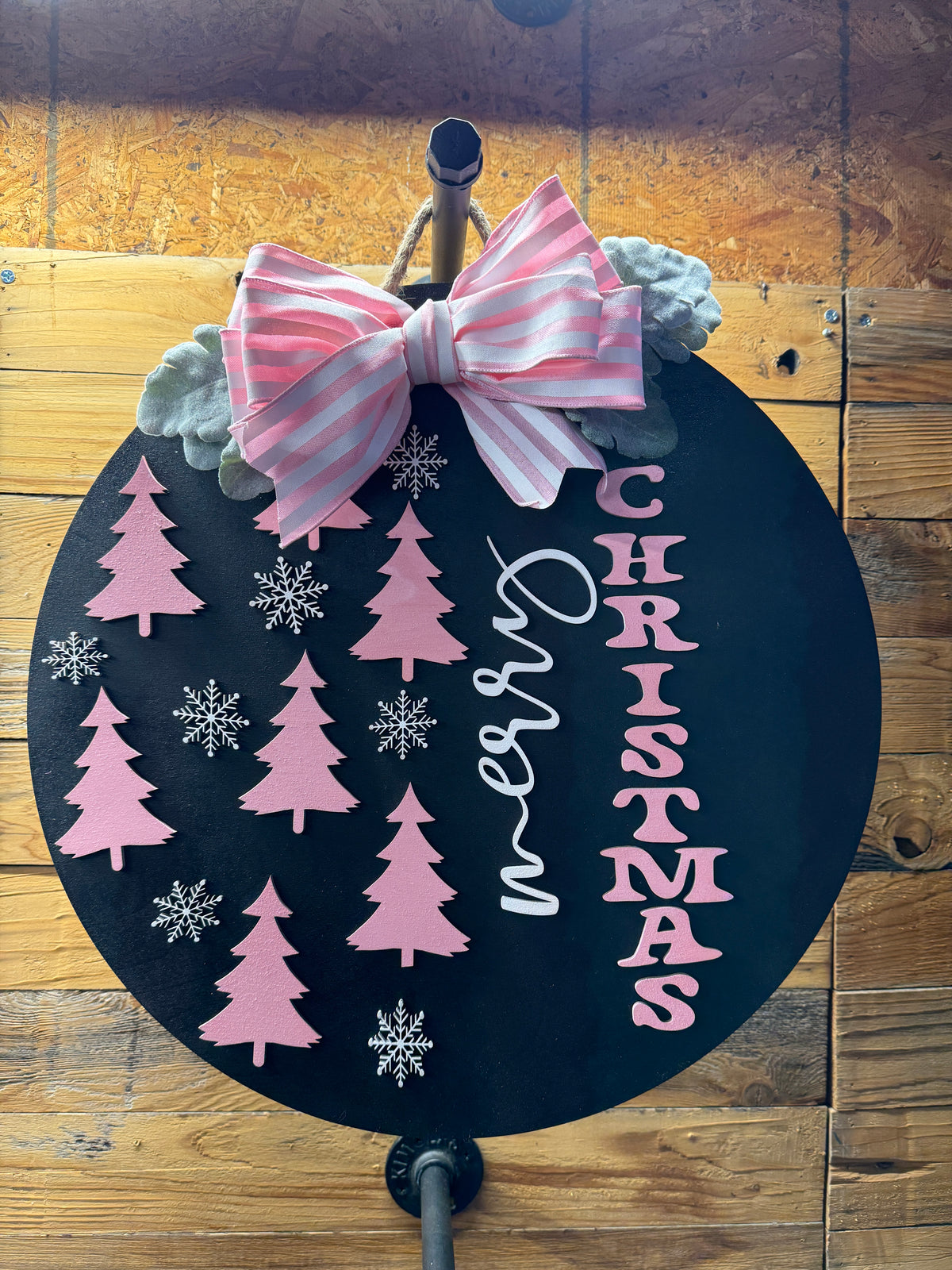 Pink Merry Christmas Door Hanger – 18-Inch Round Christmas Door Sign