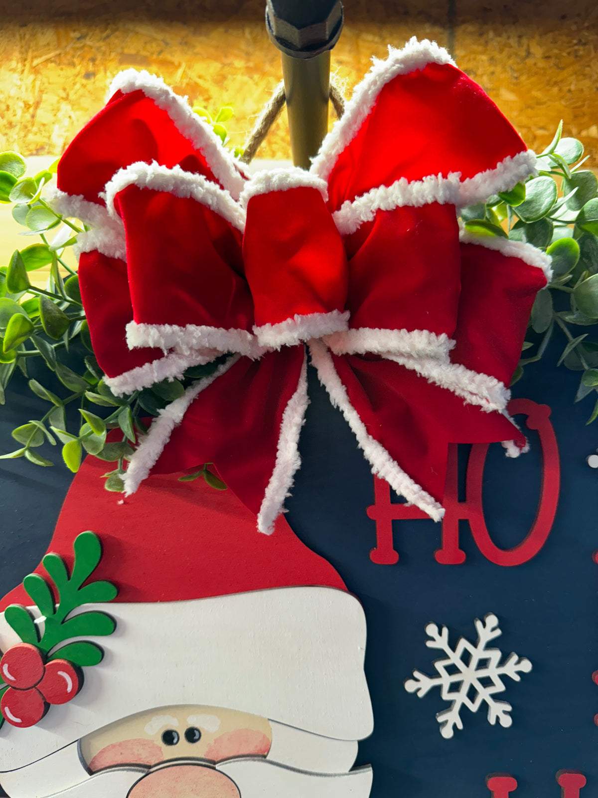 HO HO HO Santa Christmas Door Hanger – 18-Inch Round Holiday Door Décor