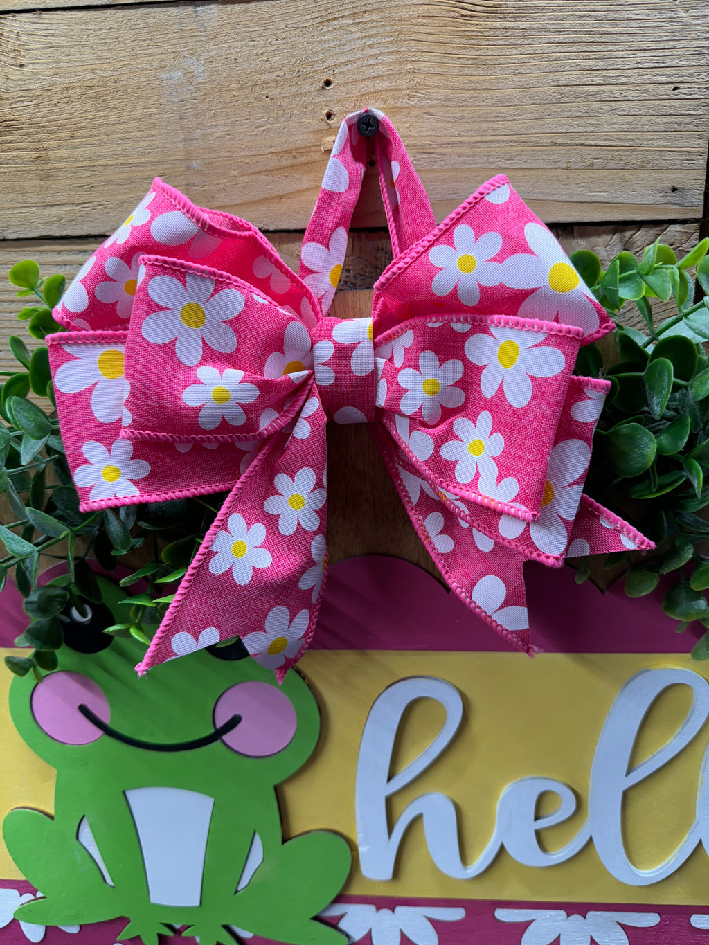 Hello Frog Daisy Door Hanger