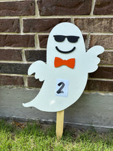 Load image into Gallery viewer, Personalized Ghost Yard Art
