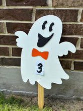 Load image into Gallery viewer, Personalized Ghost Yard Art
