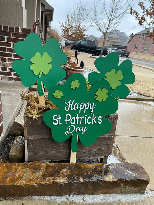 St. Patrick's Day Yard Art