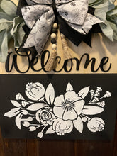 Load image into Gallery viewer, Square Floral Welcome Door Hanger
