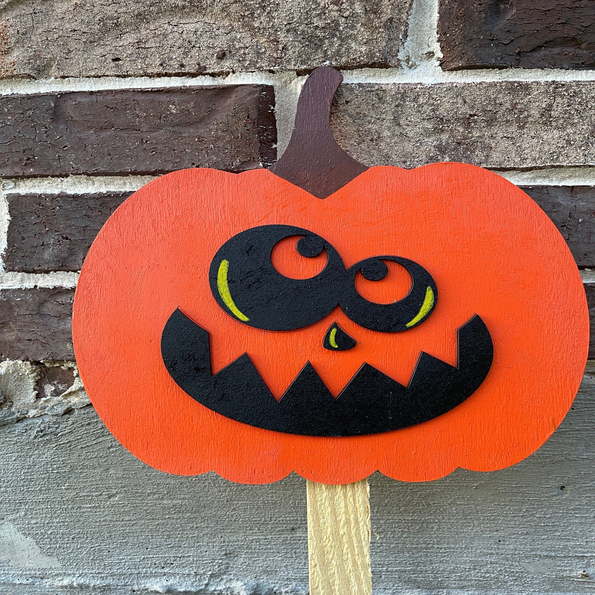 Jac-0-Lantern Yard Art