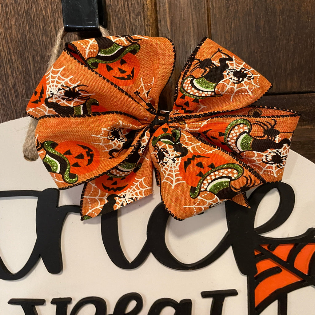 Spider Trick Or Treat Door Hanger