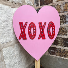 Load image into Gallery viewer, Valentines Day 3 Piece Yard Art Set
